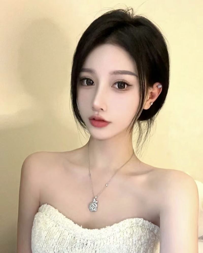 chr1st1an D10r necklaces